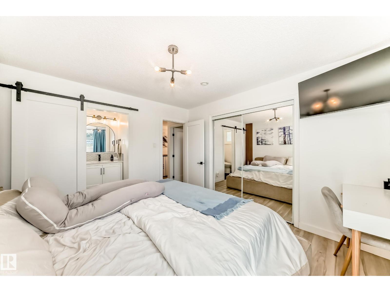 15226 81 AV NW - 24