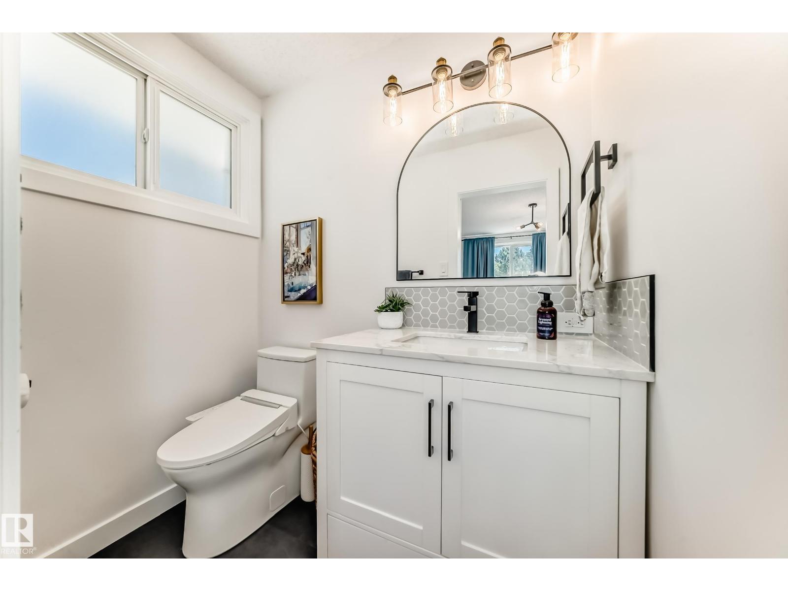 15226 81 AV NW - 26
