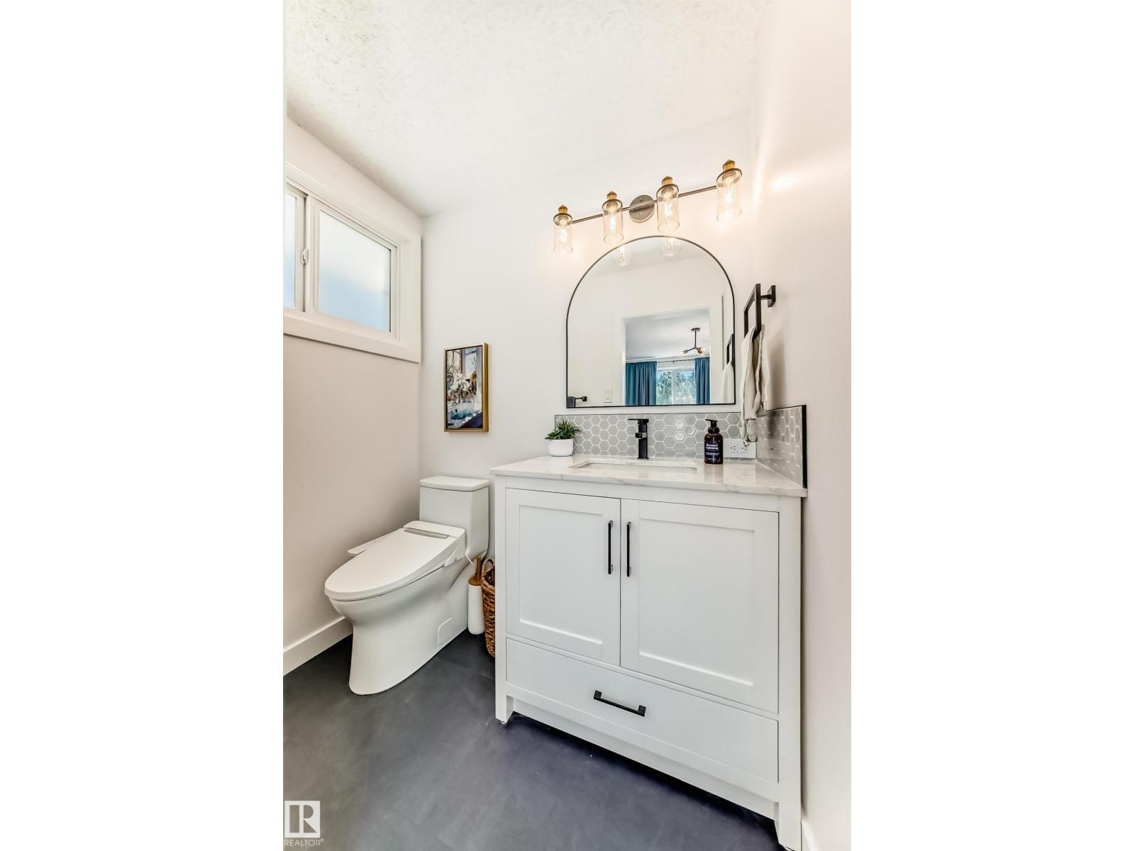 15226 81 AV NW - 27