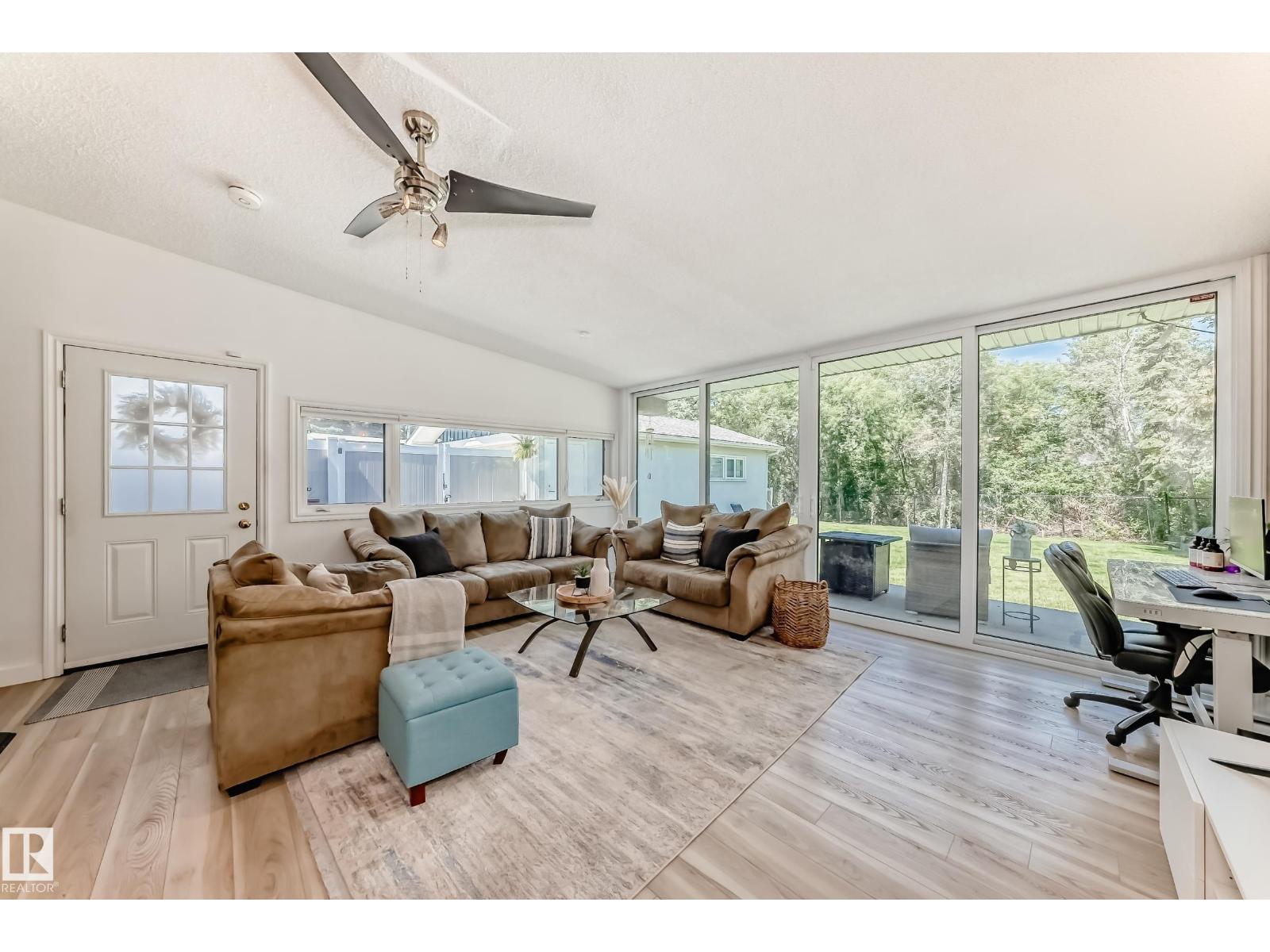 15226 81 AV NW - 3