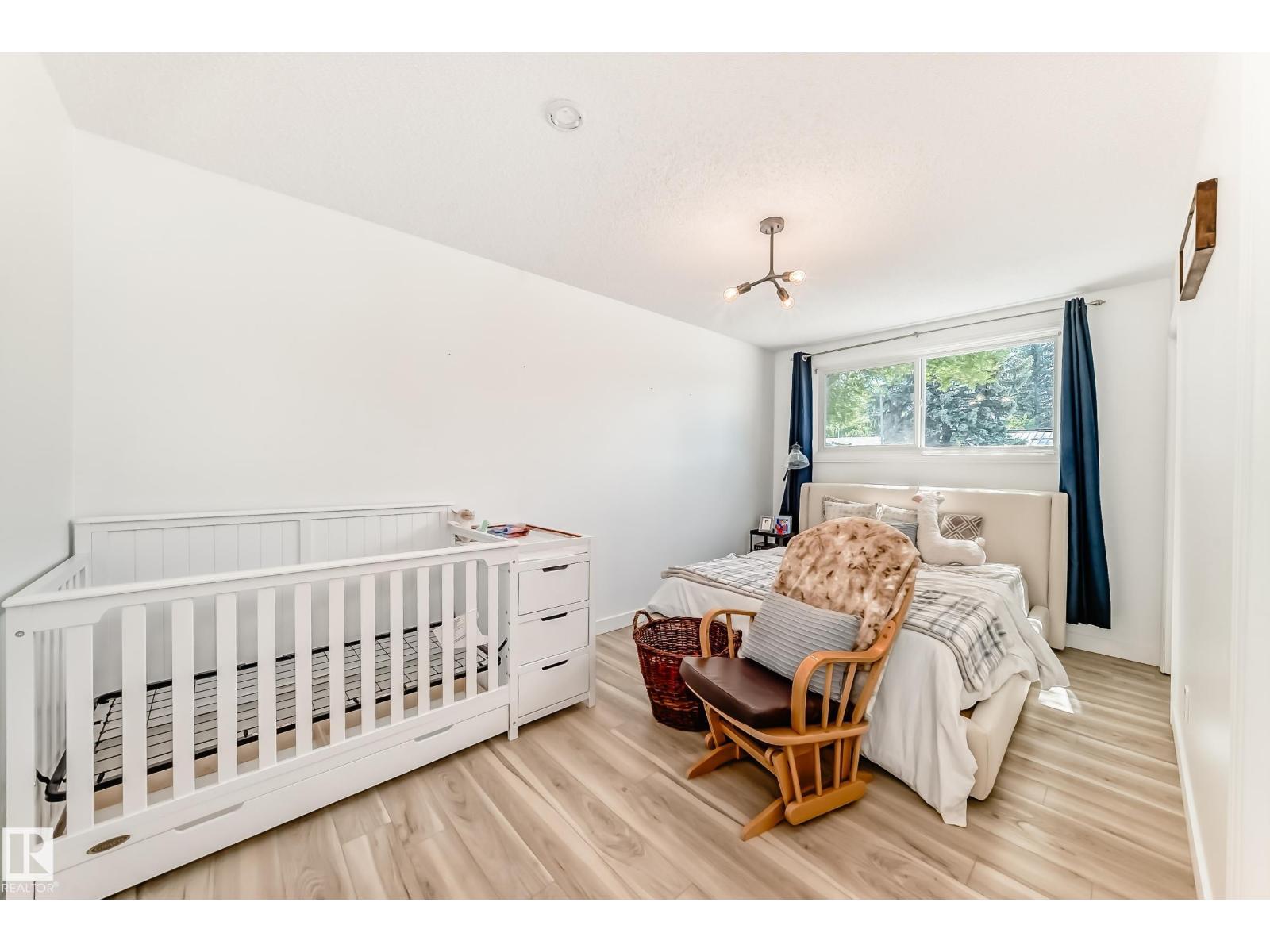 15226 81 AV NW - 28