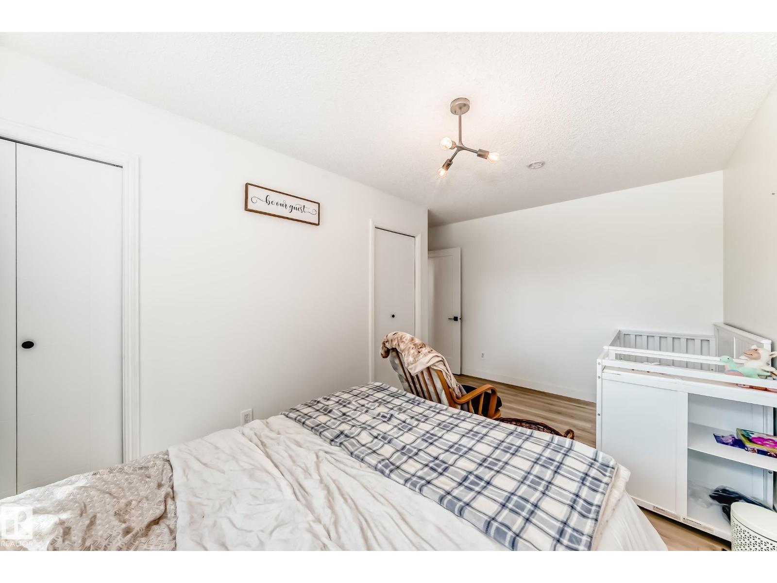 15226 81 AV NW - 29