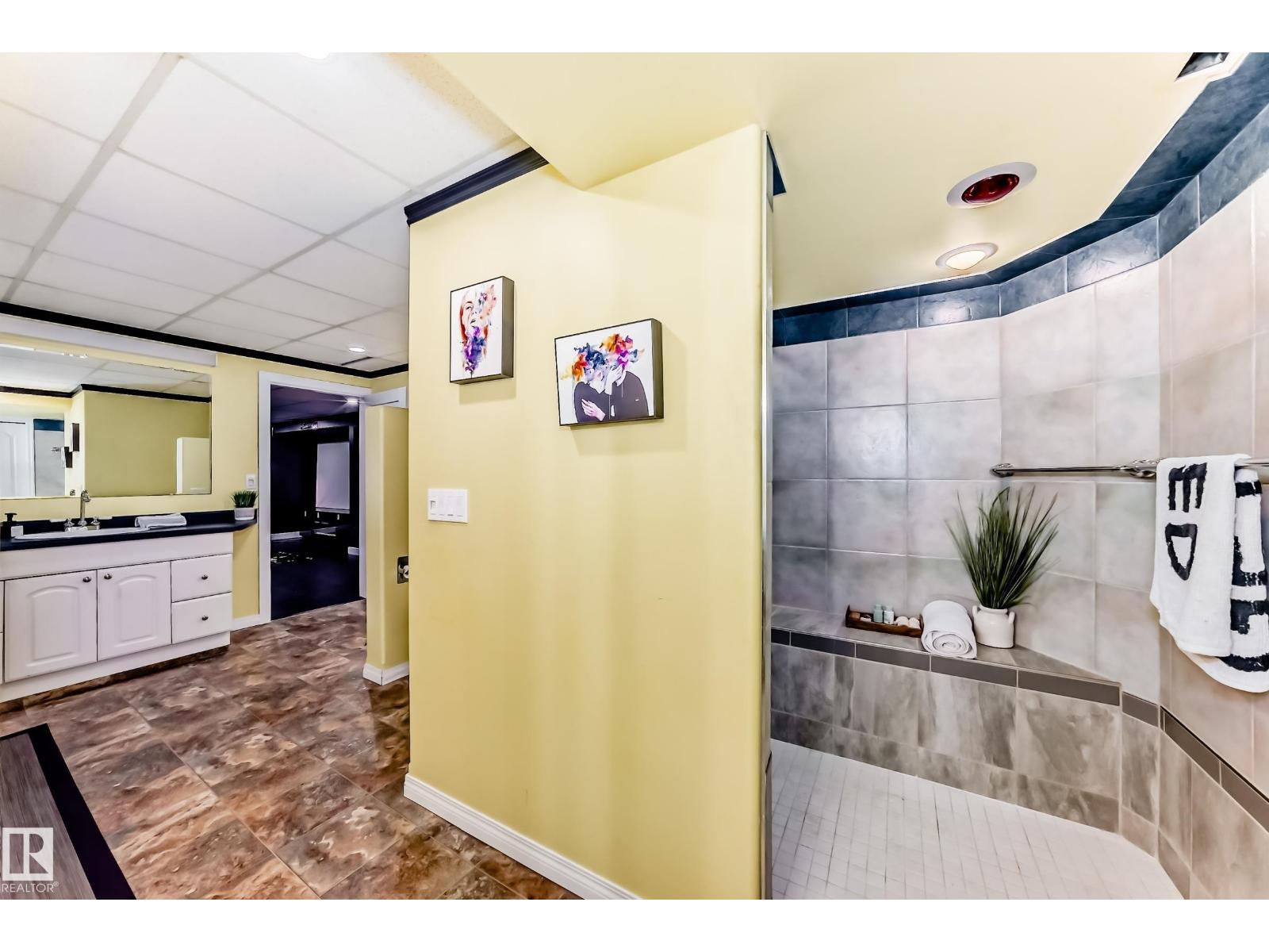 15226 81 AV NW - 36