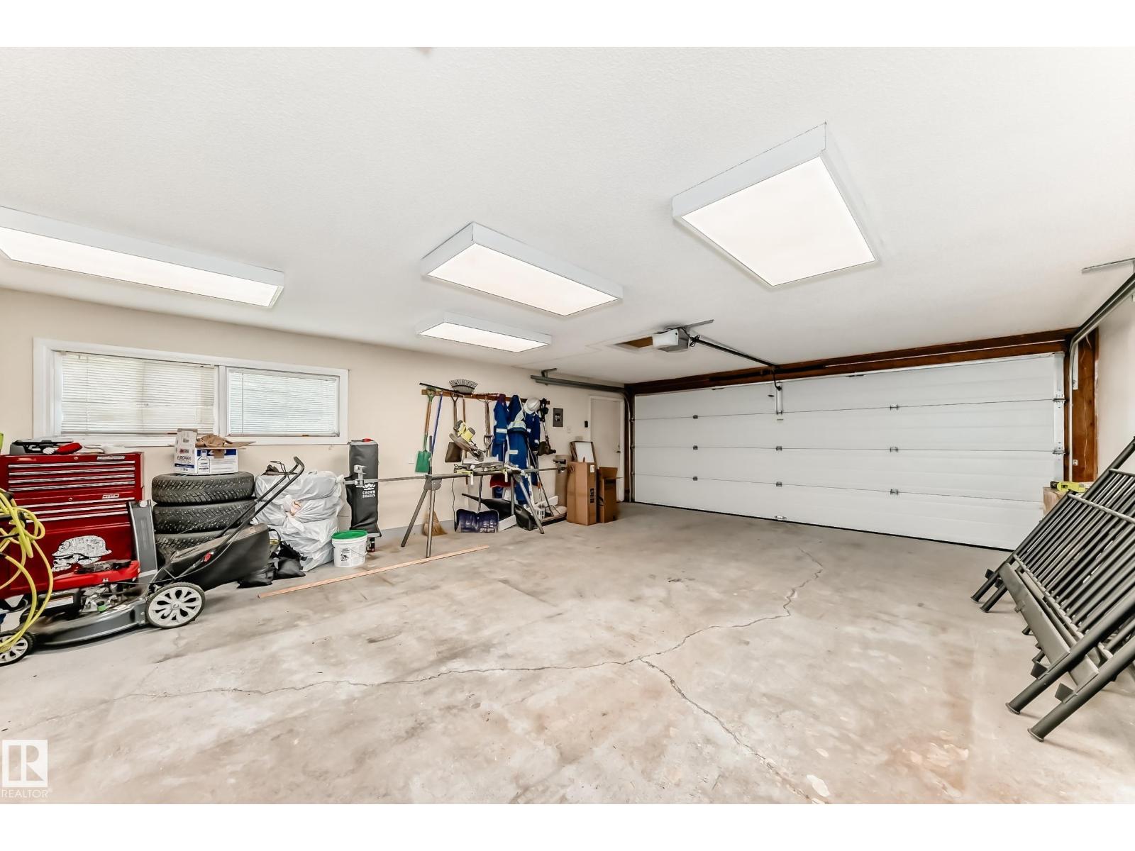 15226 81 AV NW - 39