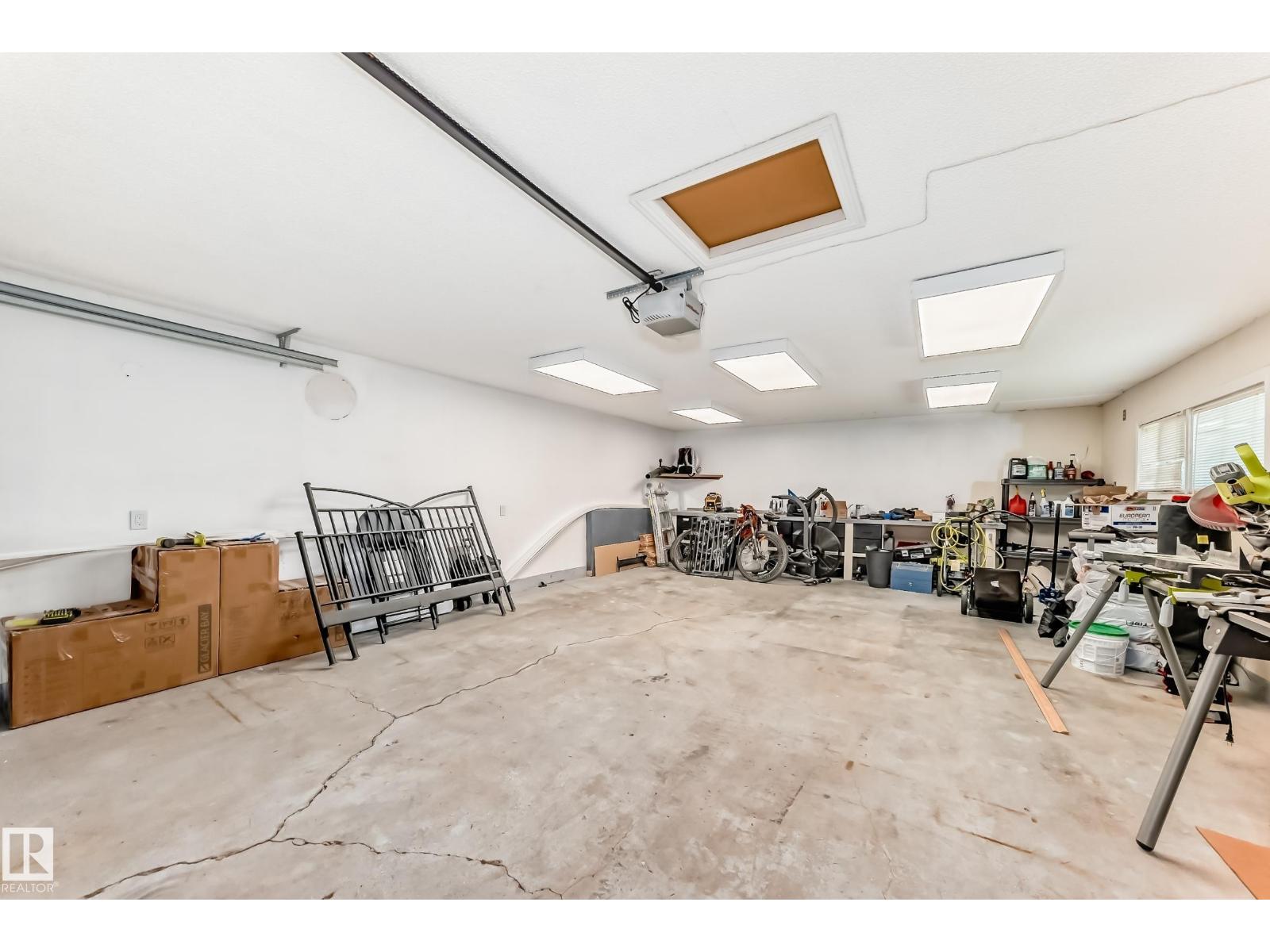 15226 81 AV NW - 40