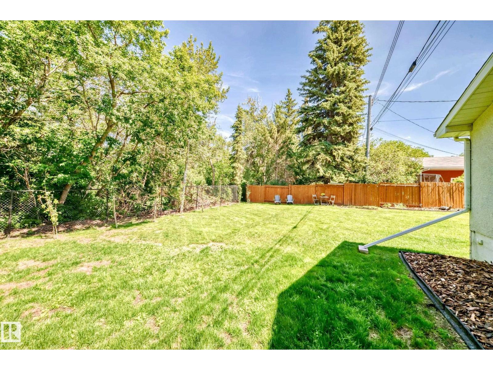 15226 81 AV NW - 43