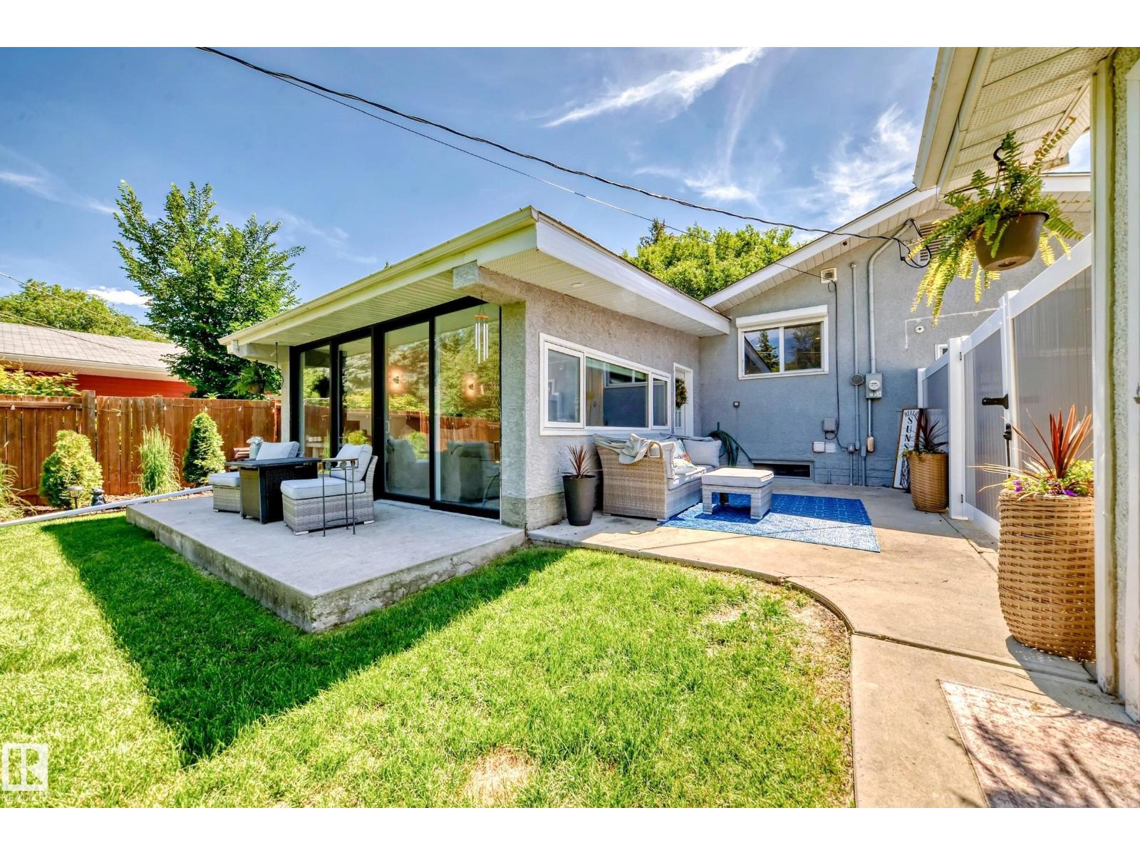 15226 81 AV NW - 47