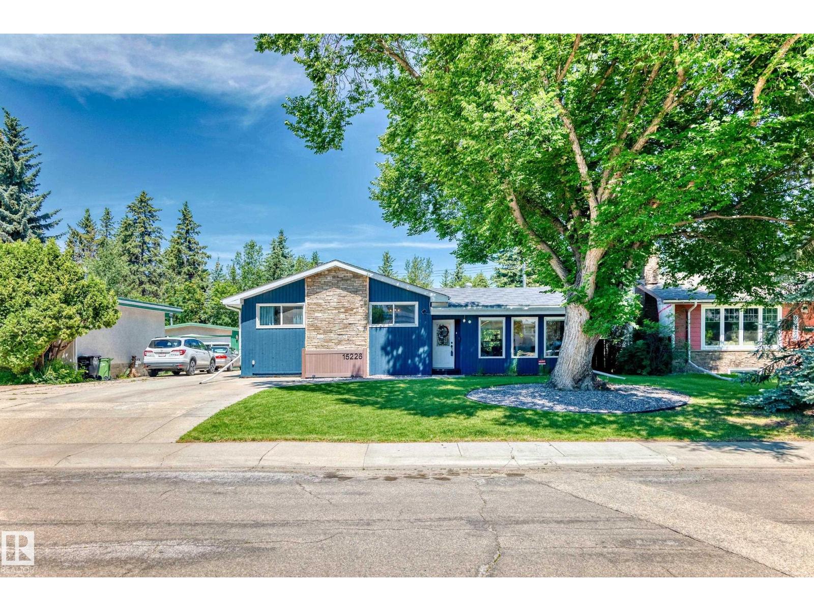 15226 81 AV NW - 53