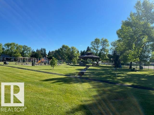 100 Woodlands DR — photo 13