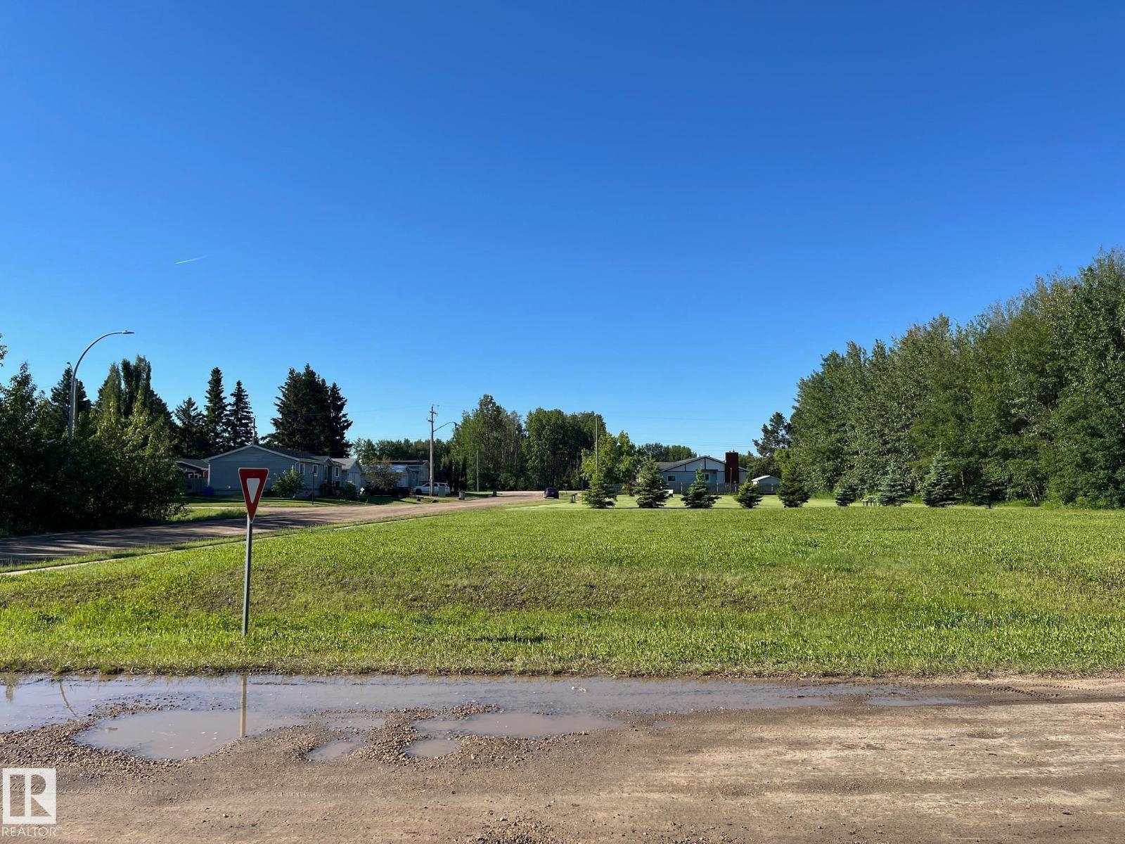 100 Woodlands DR - photo 2