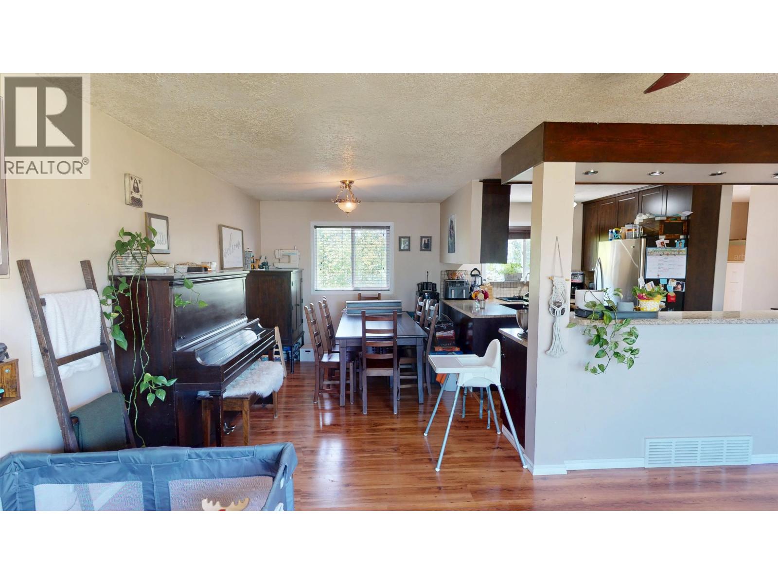 1320 PICARD AVENUE - 13