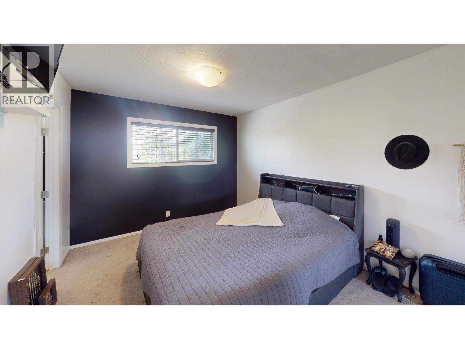 1320 PICARD AVENUE - 22