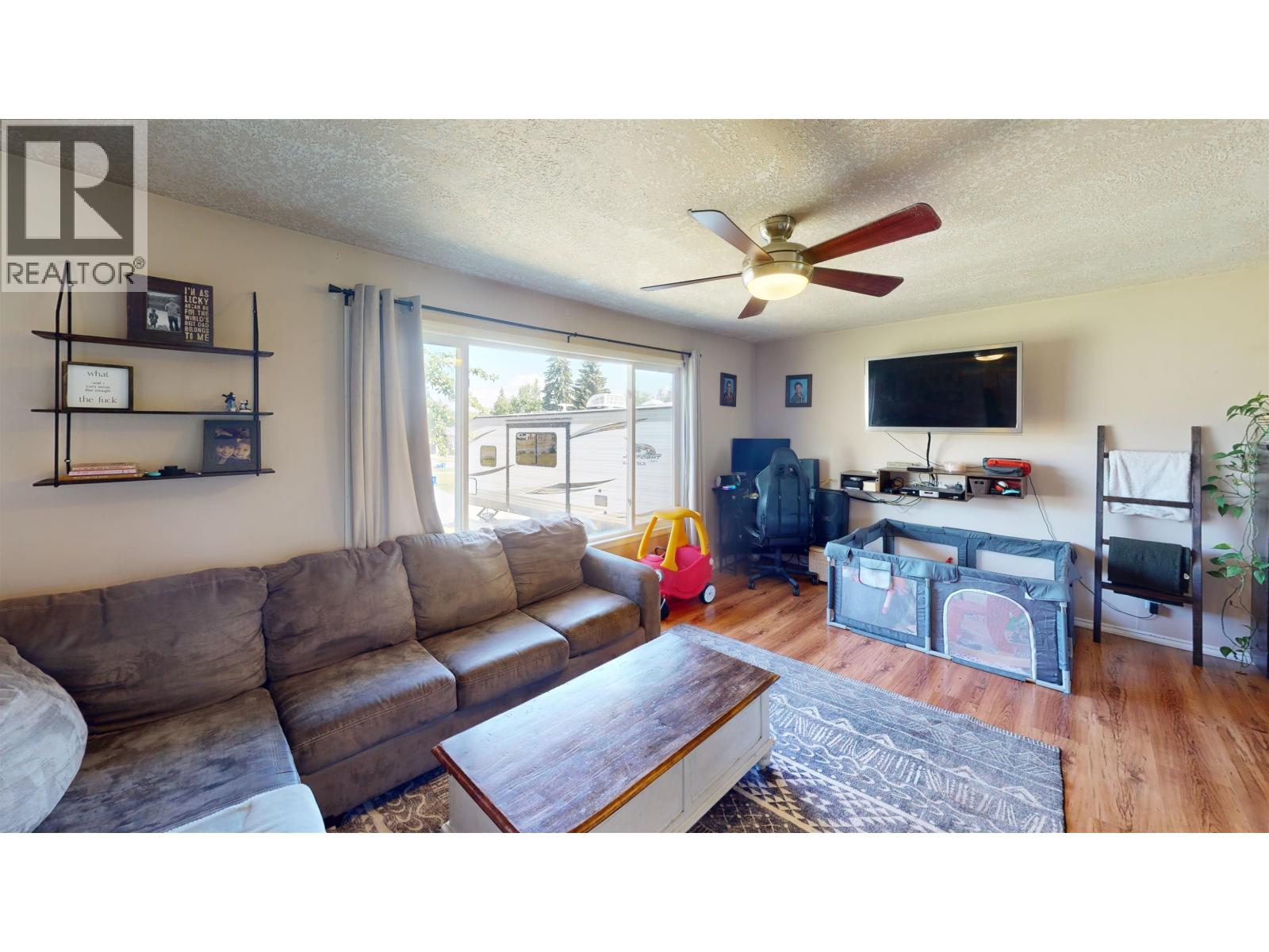 1320 PICARD AVENUE - 27
