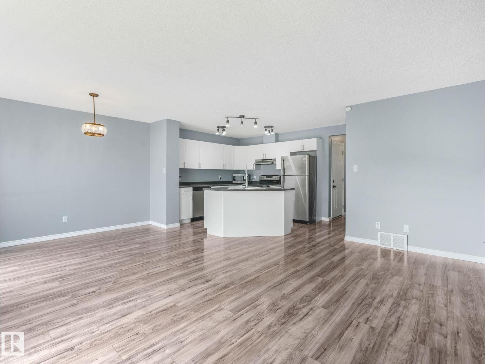 6828 159A AV NW - 20