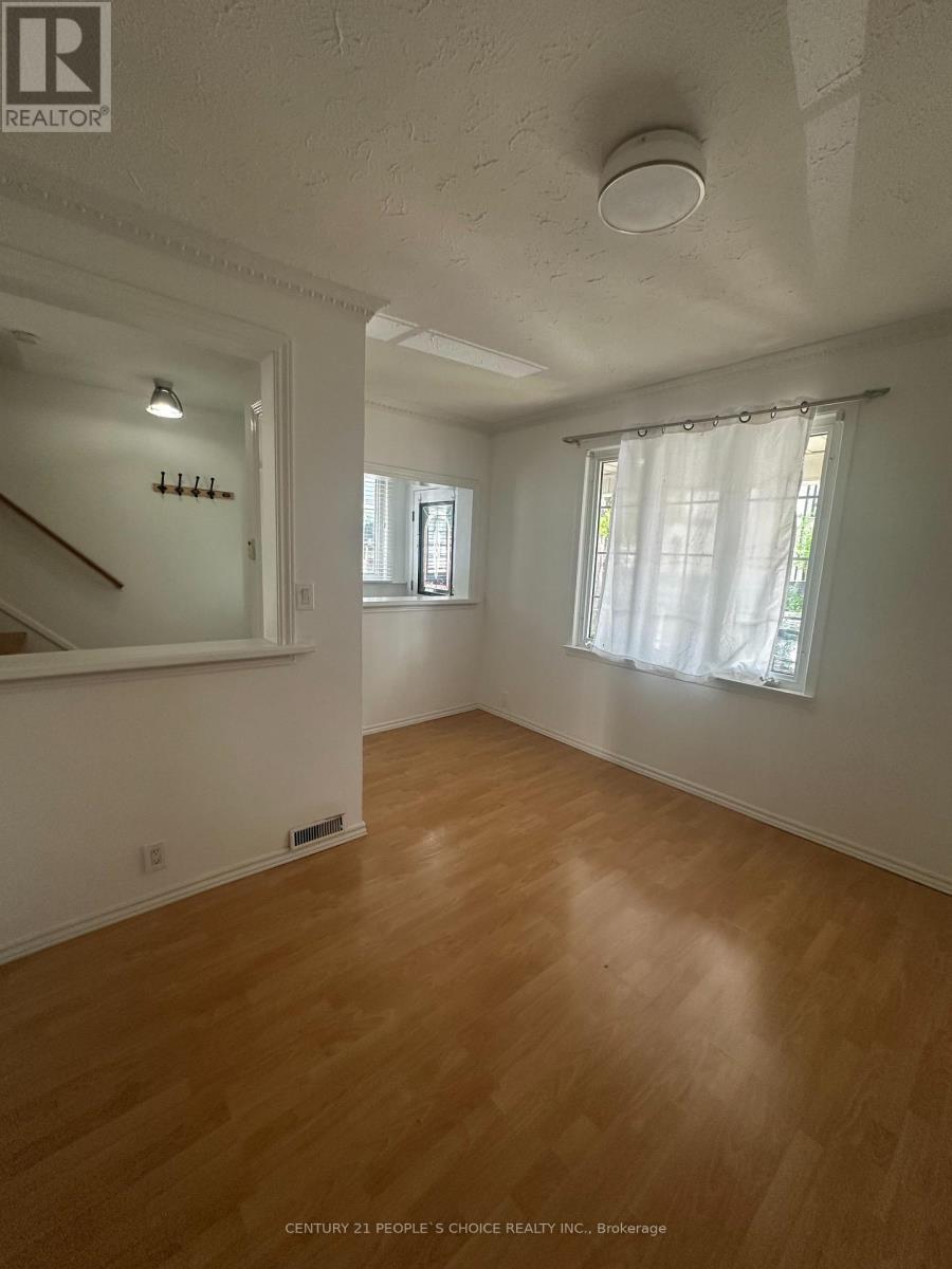 98 CHAMBERS AVENUE - 2