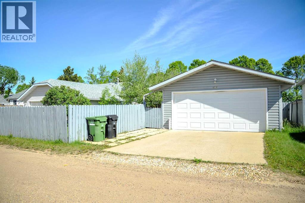 6219 54 Avenue - 4