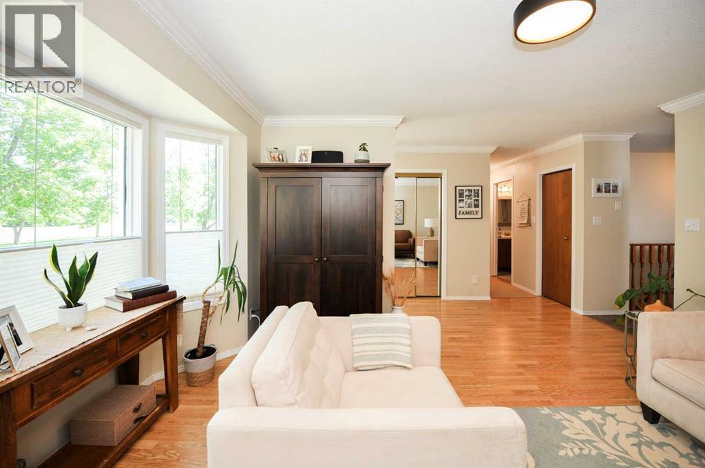 6219 54 Avenue - 7