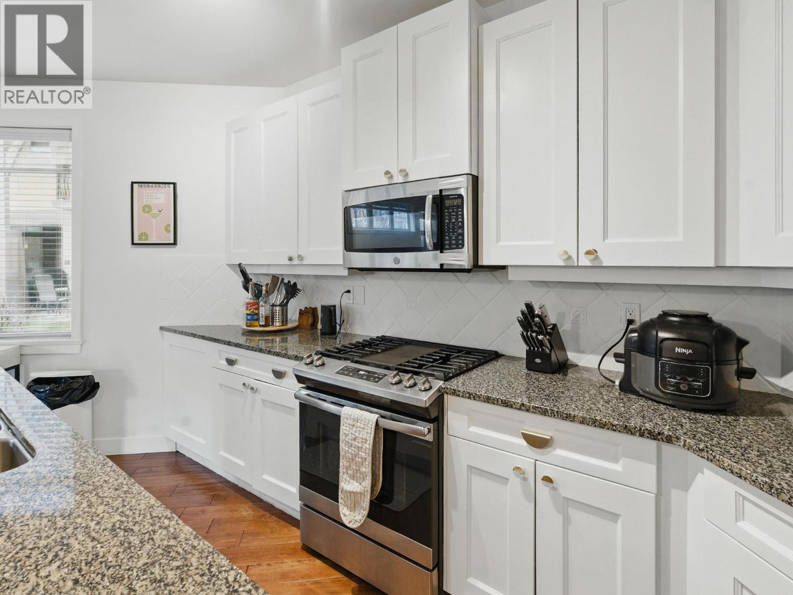 #6104 4026 Pritchard Drive N - 5