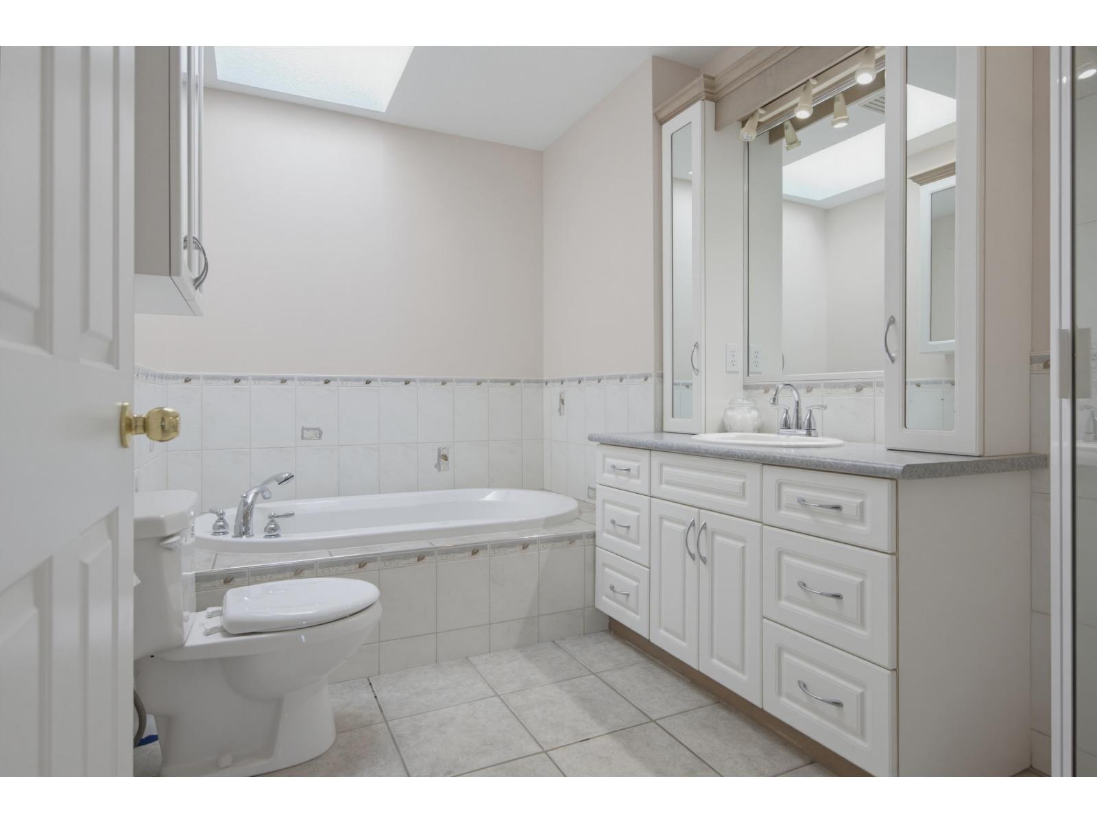 #114-11266 72 Avenue, Delta