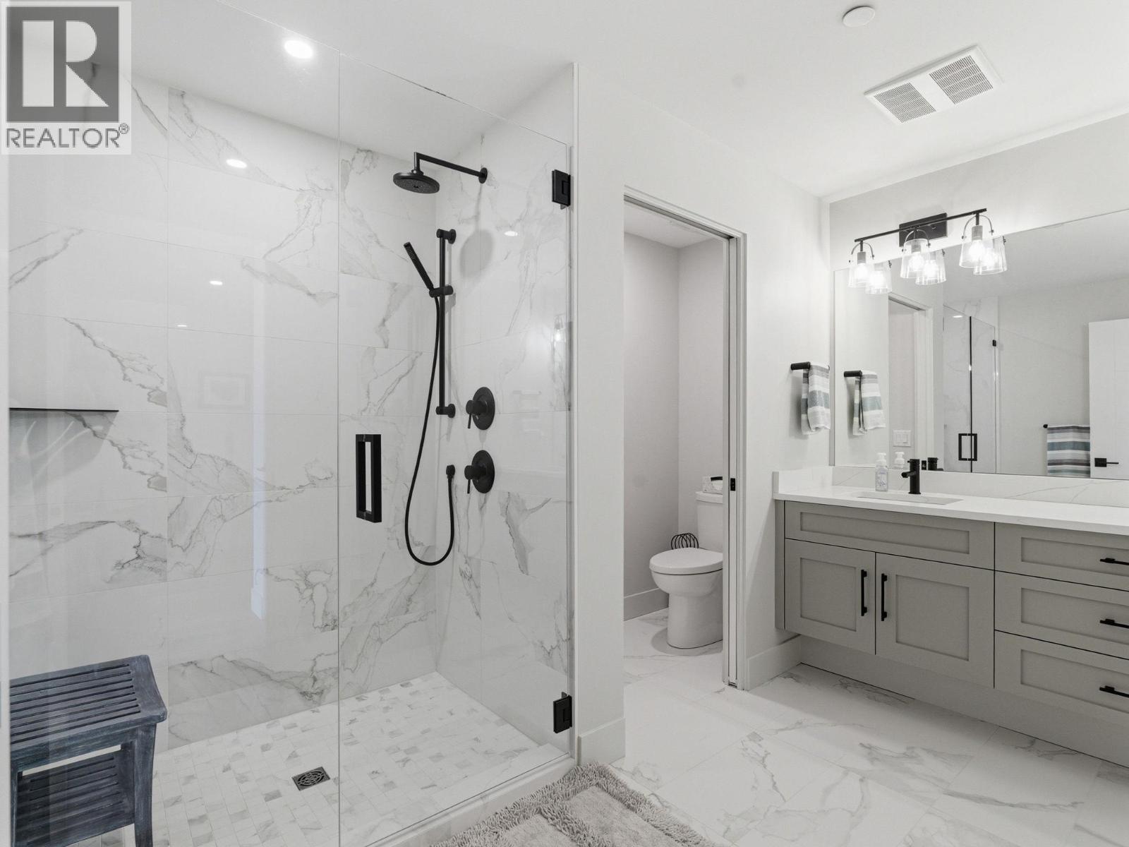 5975 Princess Street - 31