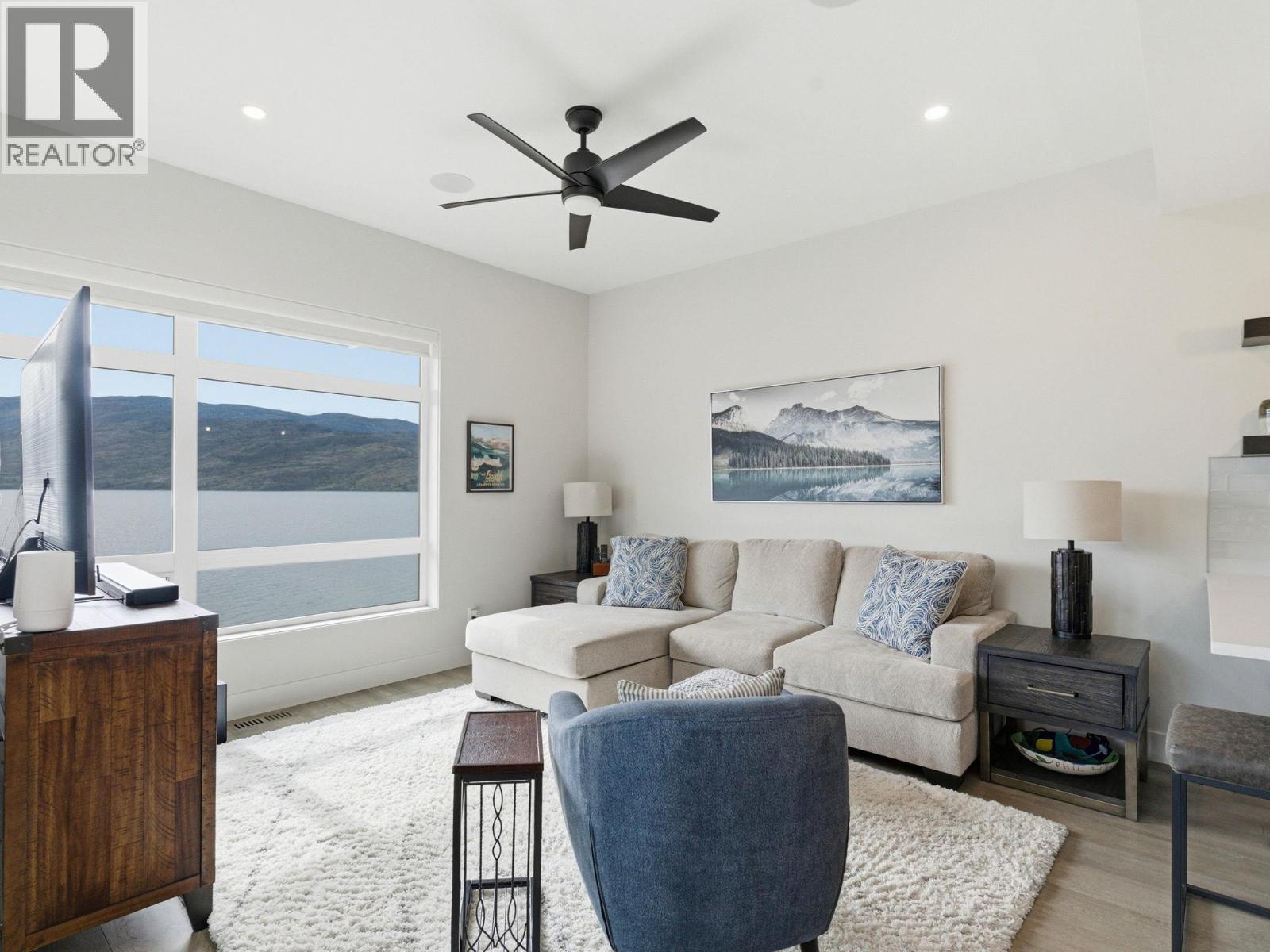 5975 Princess Street - 4