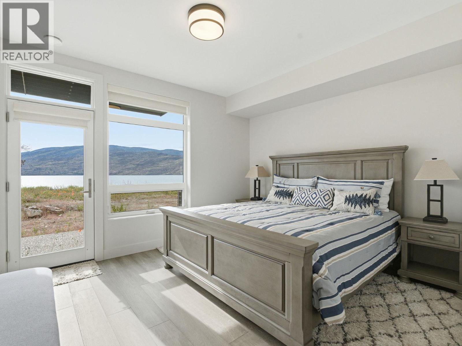 5975 Princess Street - 30
