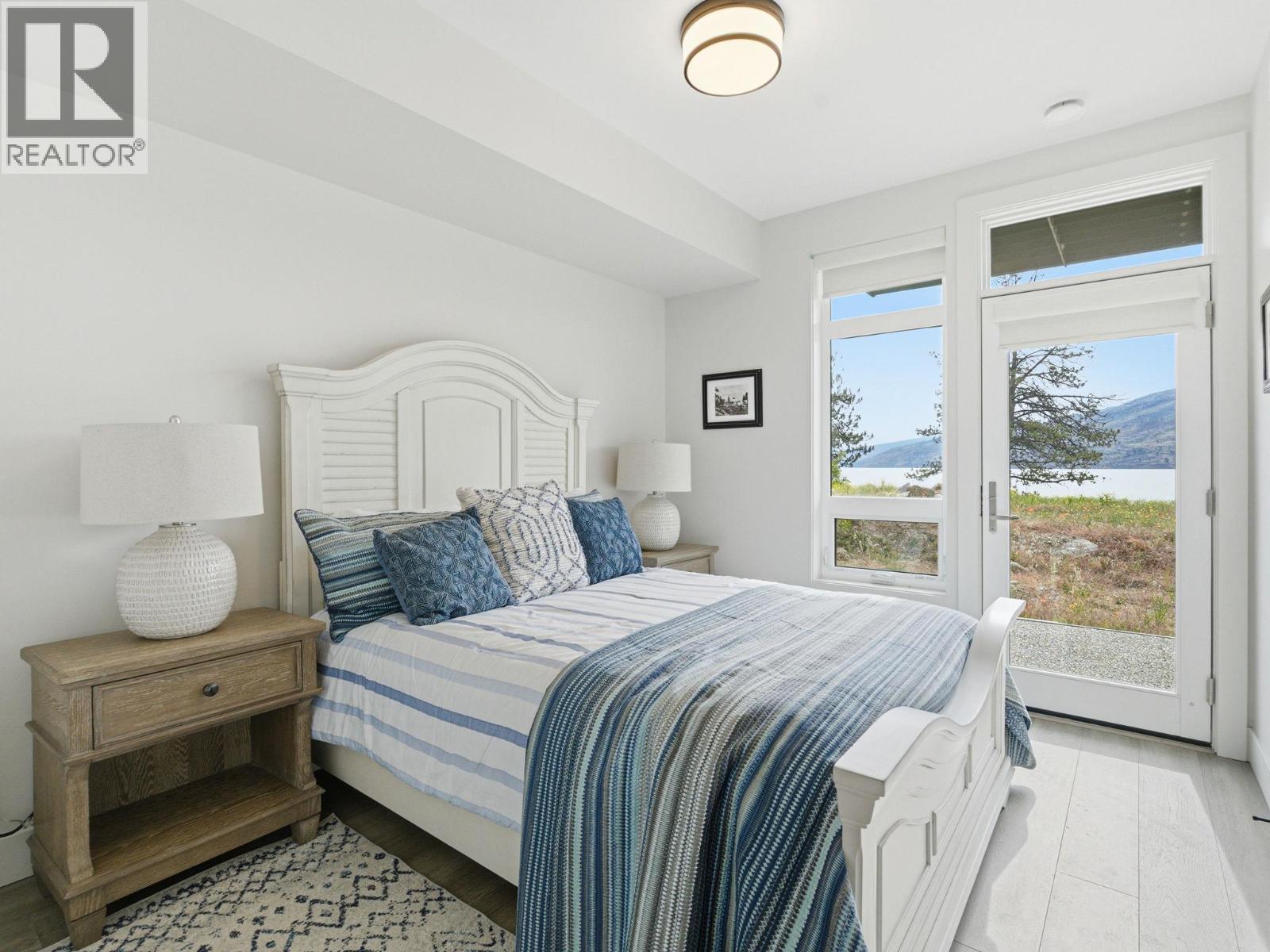 5975 Princess Street - 33