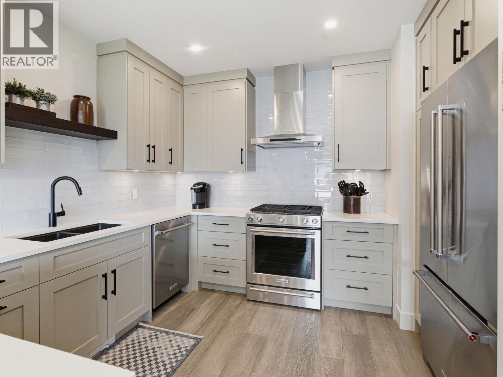 5975 Princess Street - 12