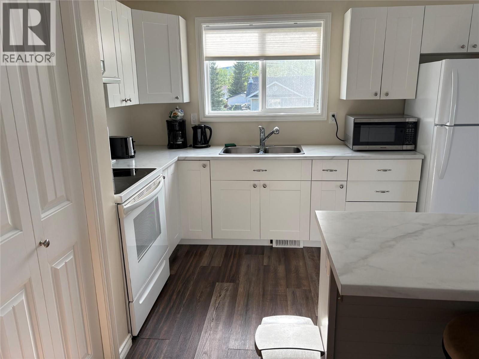 4009 51A Place NE - 7