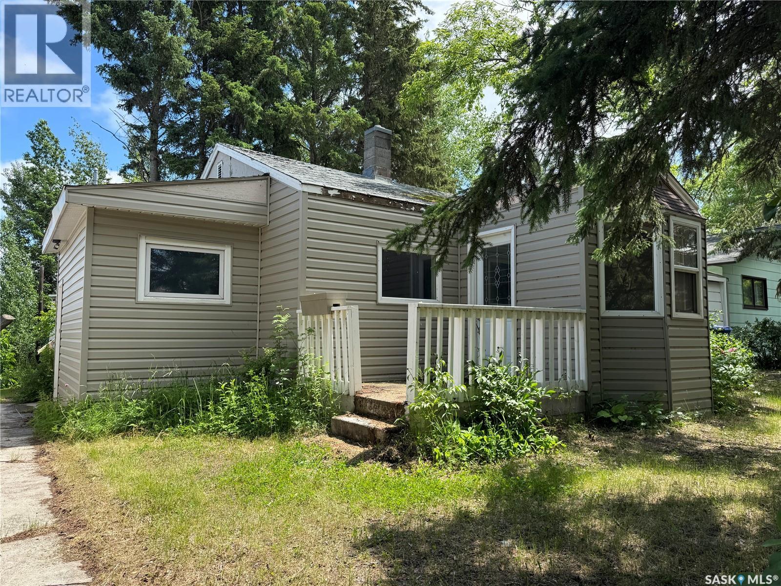 411 4th STREET W - 1
