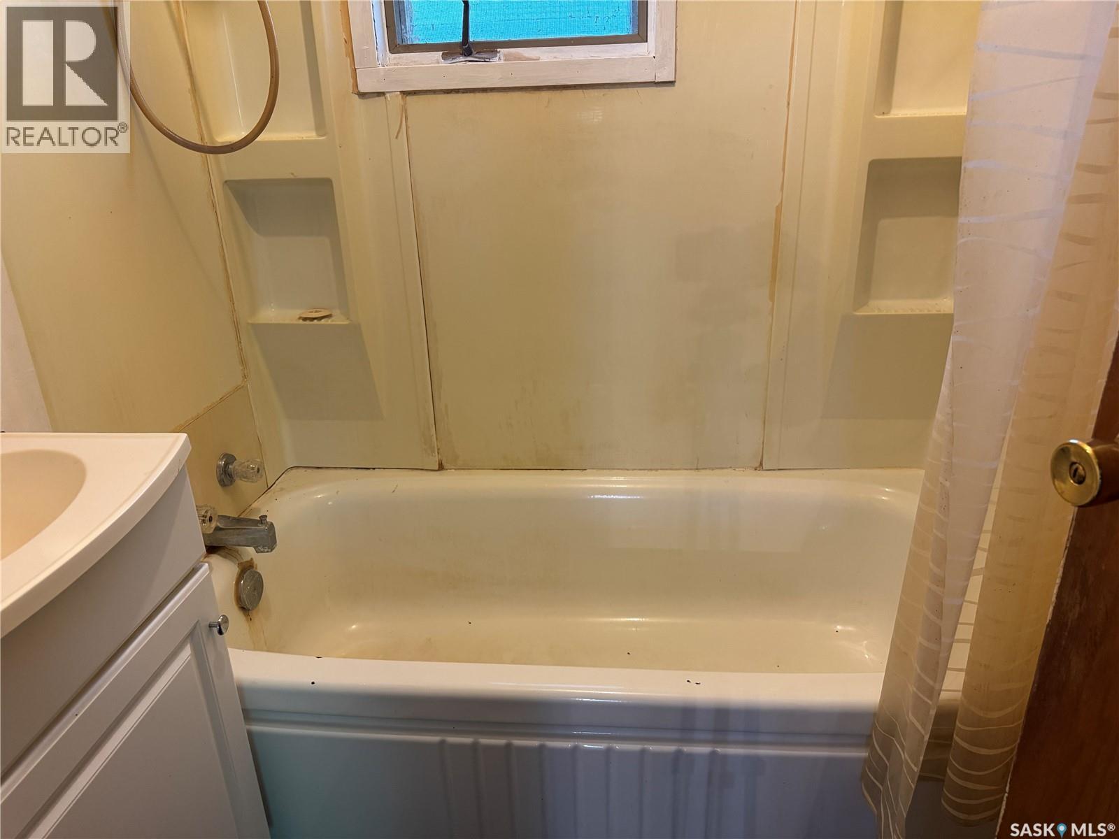 411 4th STREET W - 12