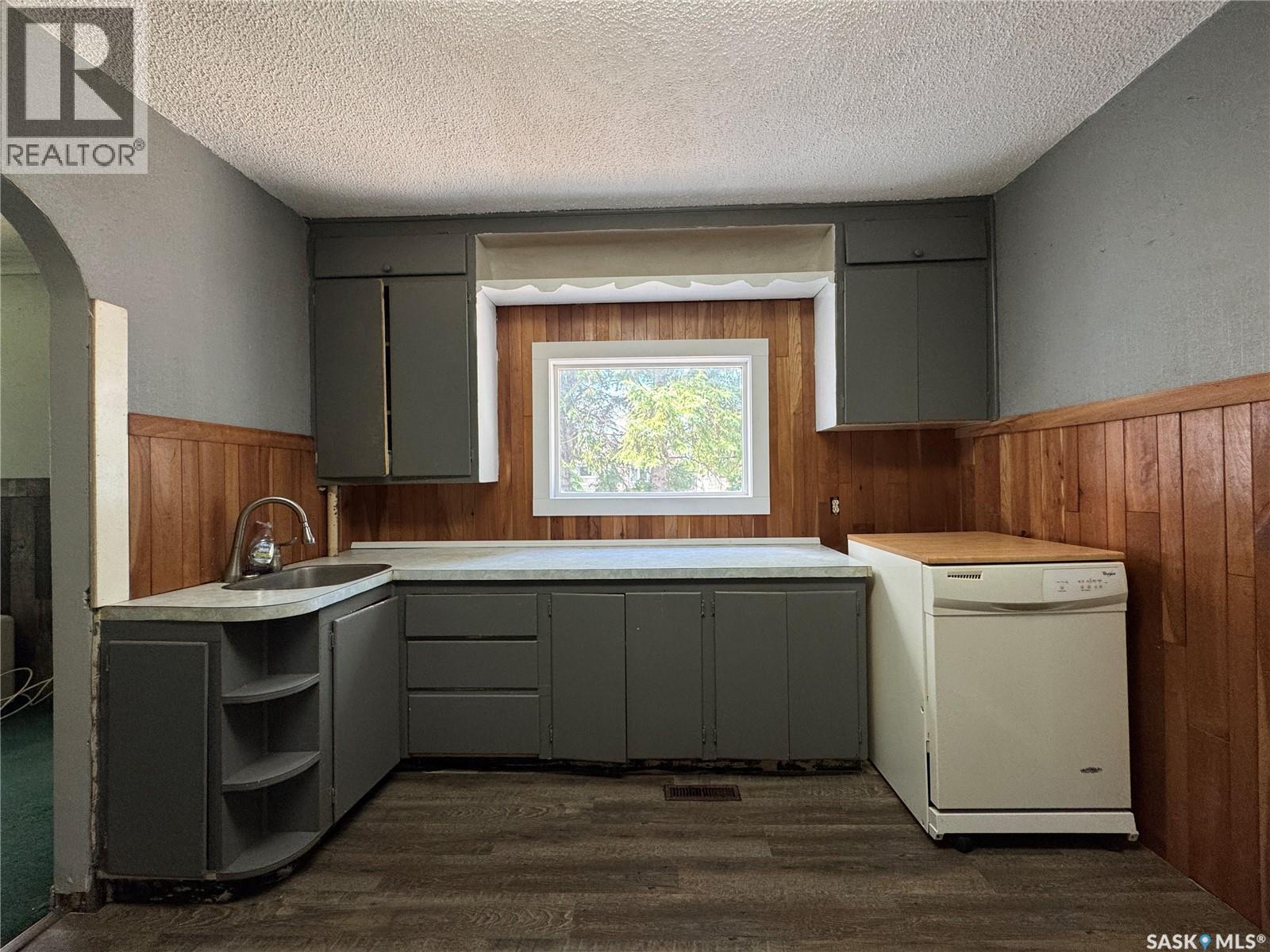 411 4th STREET W - 19