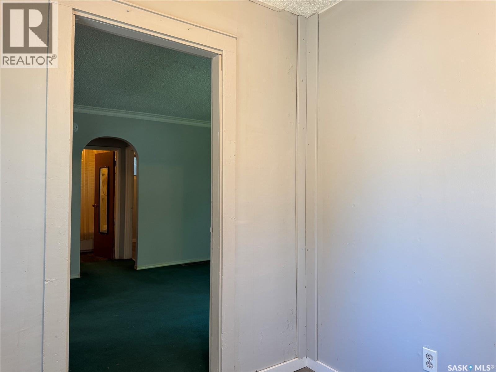411 4th STREET W - 4