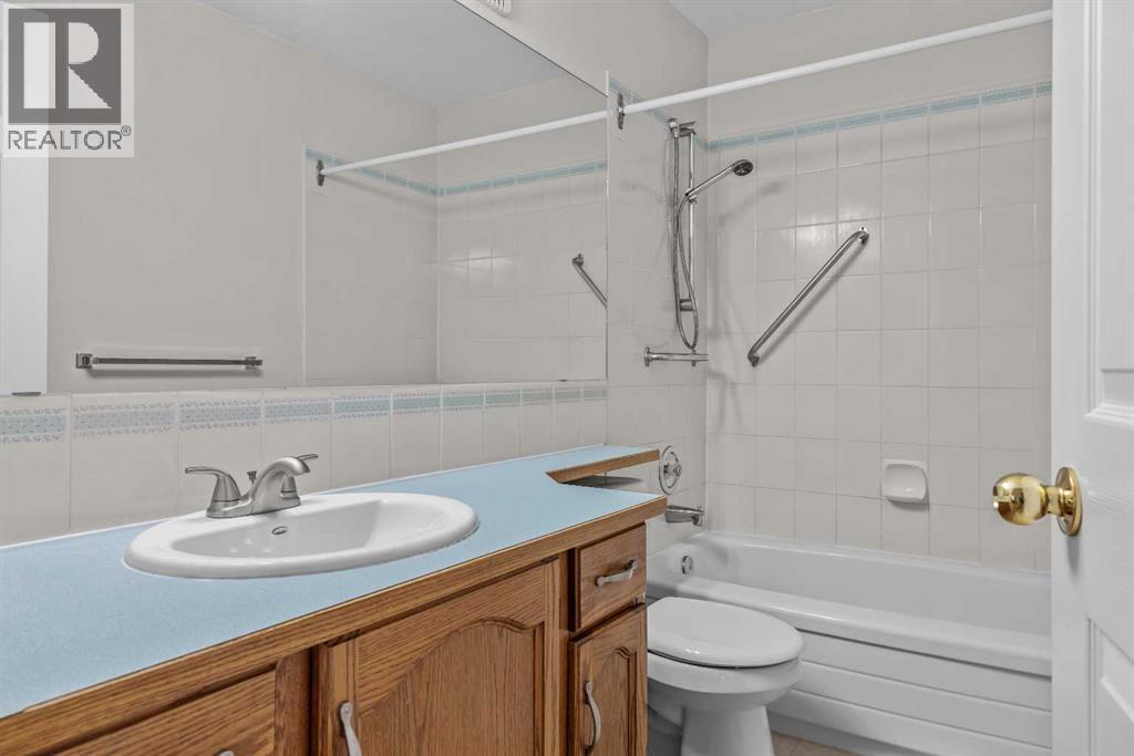 #3 717 7th Street E - 12