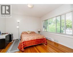916 Thirteenth Street, New Westminster, BC V3M4N1 Photo 14