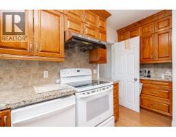 916 Thirteenth Street, New Westminster, BC V3M4N1 Photo 9