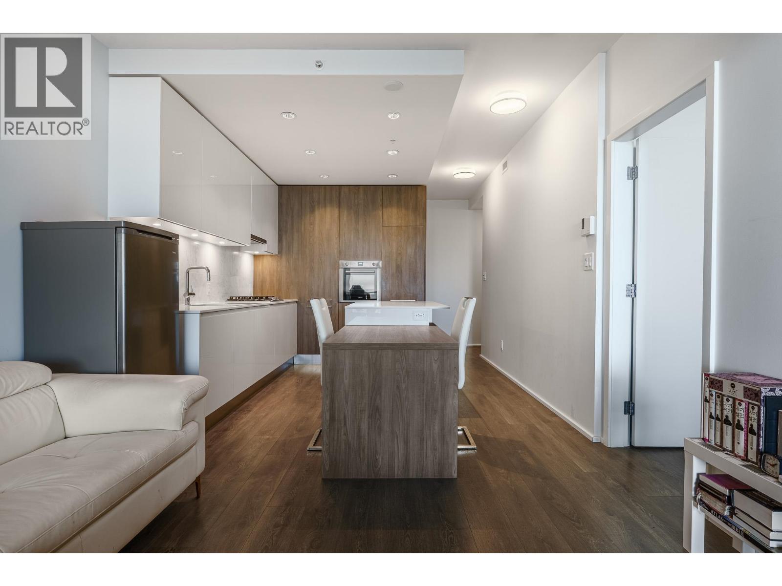 4807 1955 ALPHA WAY, Burnaby