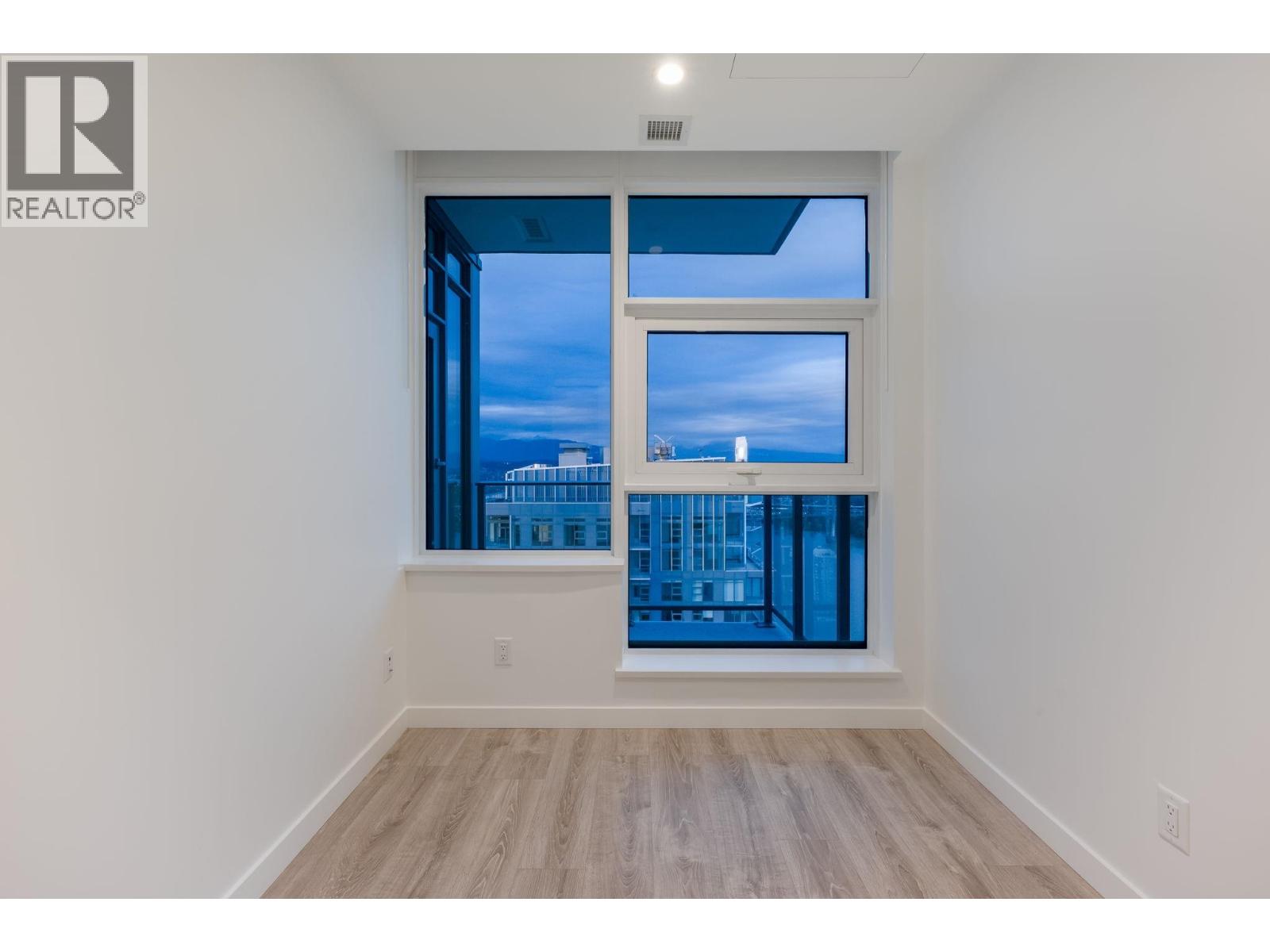 4504 680 QUAYSIDE DRIVE, New Westminster