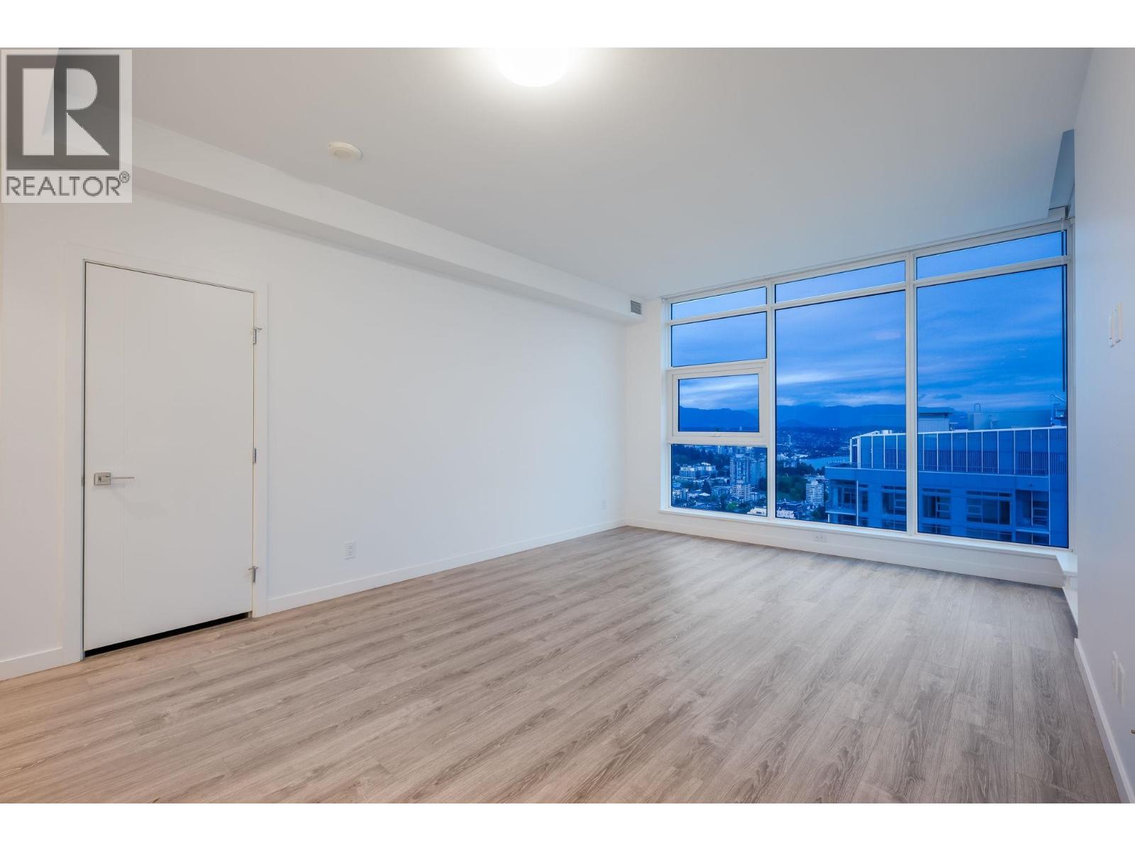 4504 680 QUAYSIDE DRIVE, New Westminster