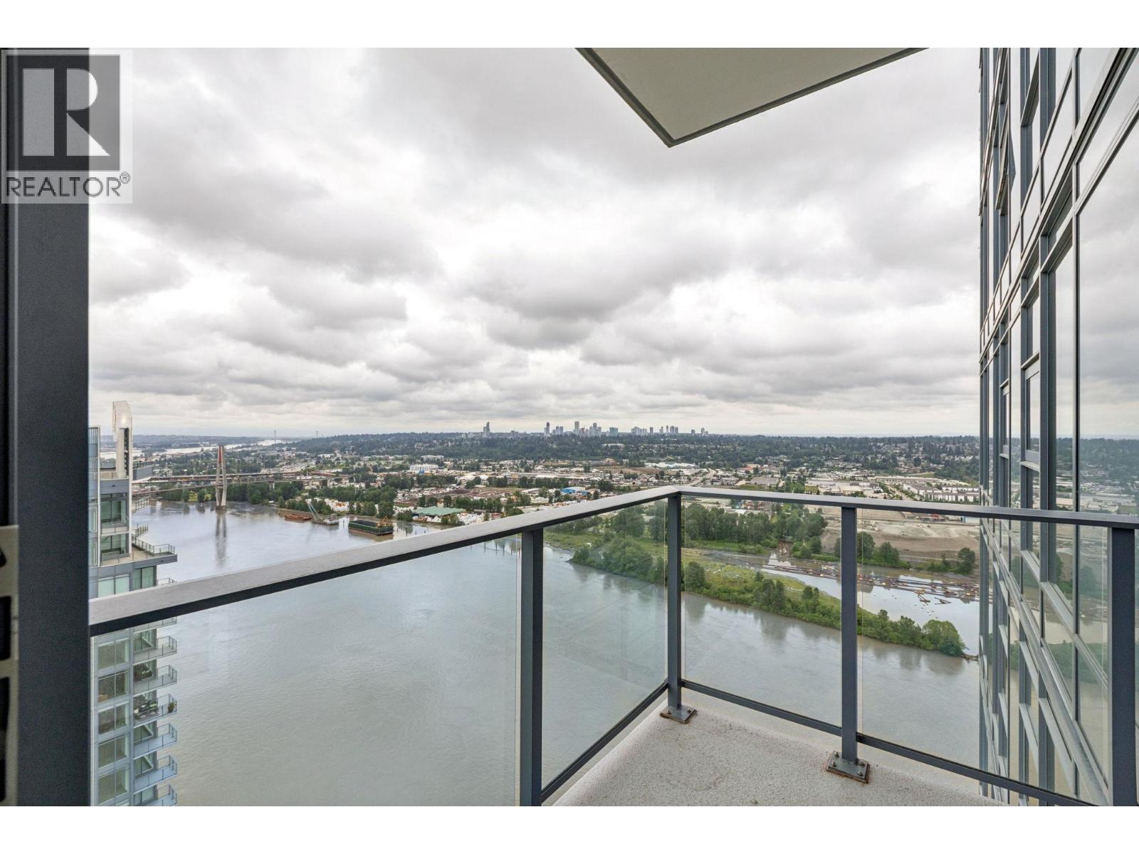 4504 680 QUAYSIDE DRIVE, New Westminster