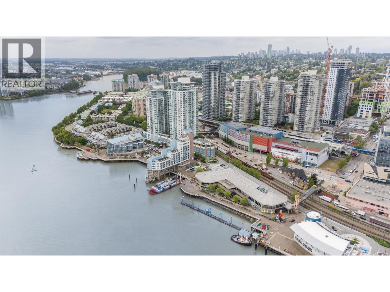 4504 680 QUAYSIDE DRIVE, New Westminster