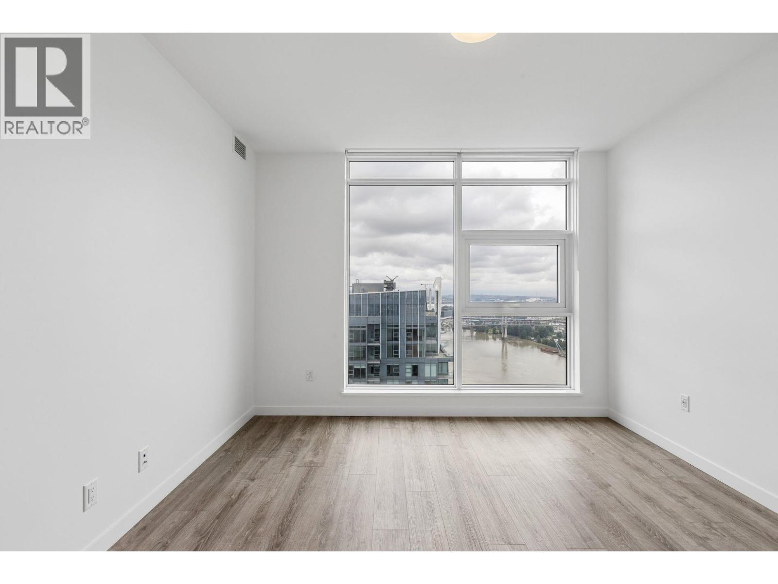 4504 680 QUAYSIDE DRIVE, New Westminster