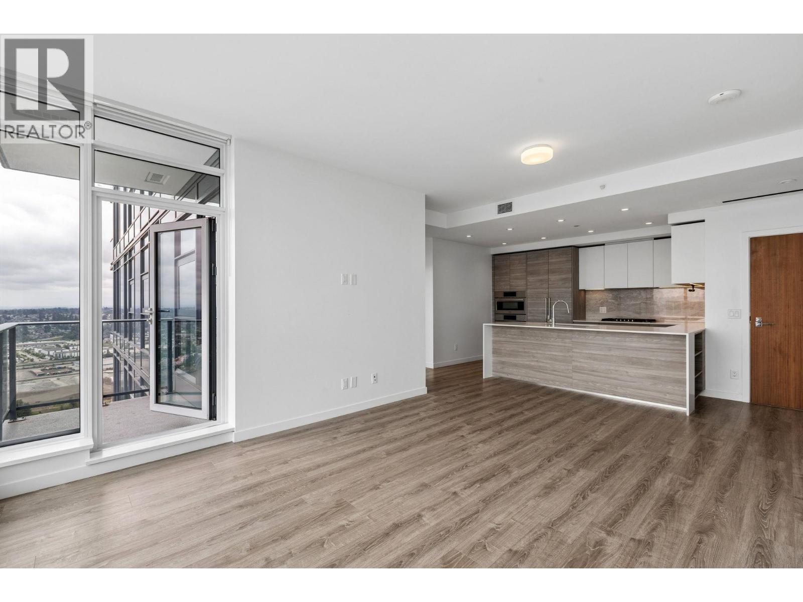 4504 680 QUAYSIDE DRIVE, New Westminster