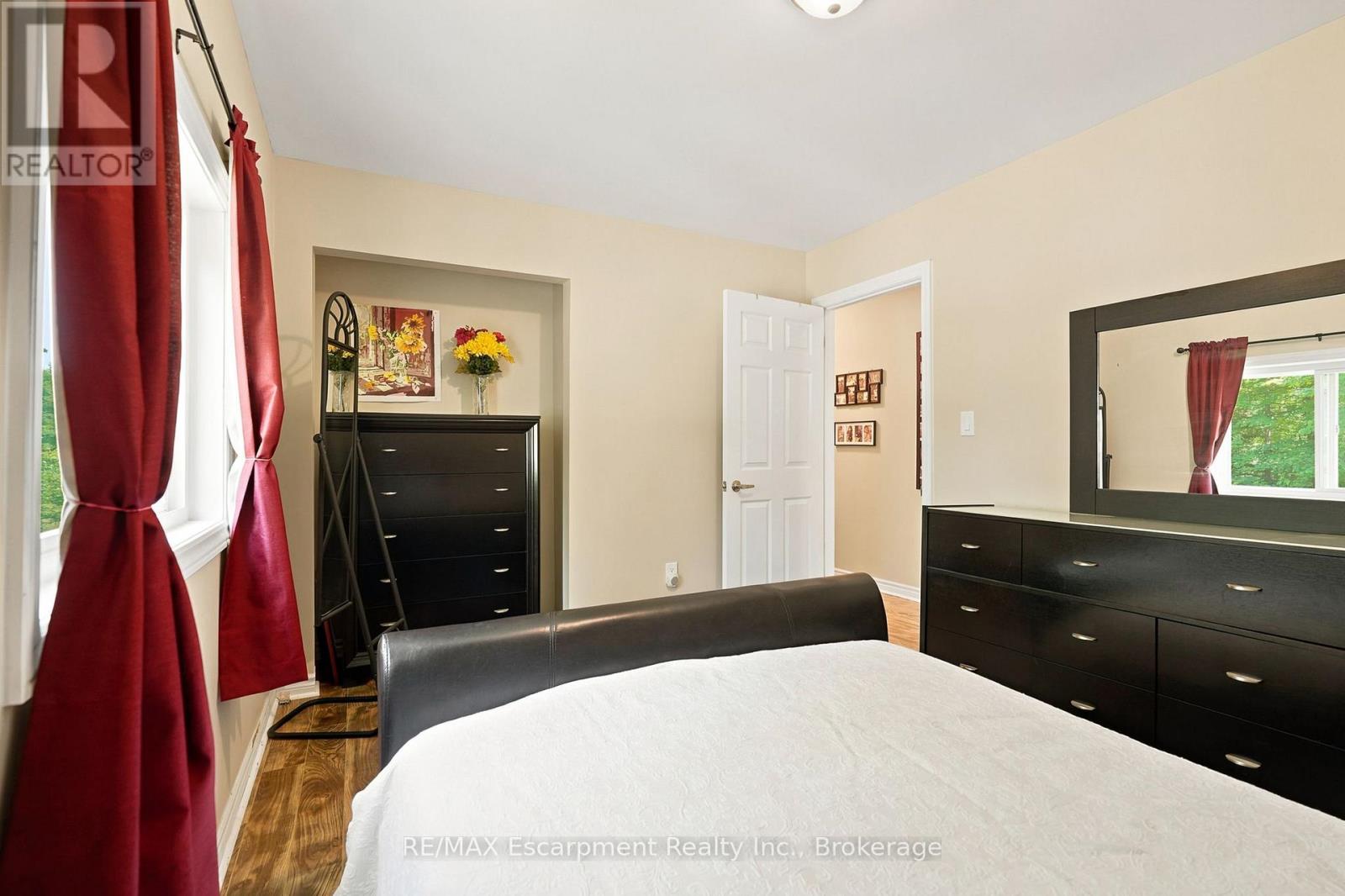 16 HIAWATHA ROAD - 26