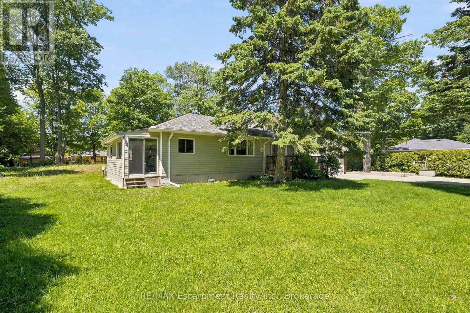 16 HIAWATHA ROAD - 7