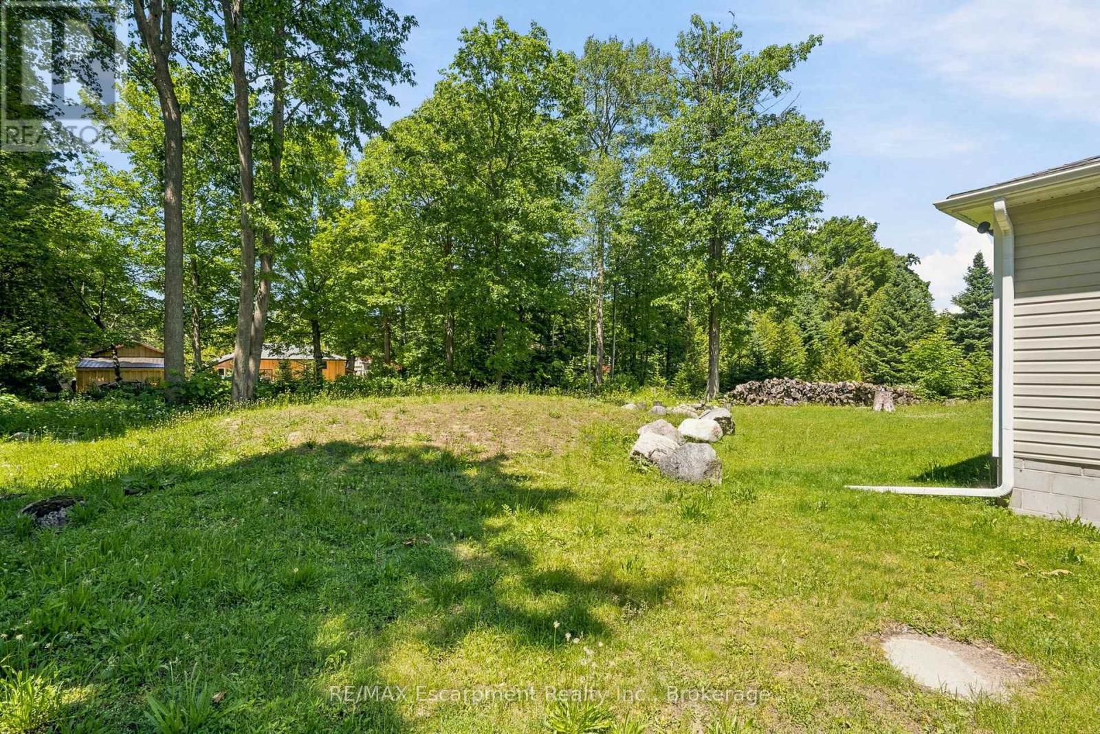 16 HIAWATHA ROAD - 8