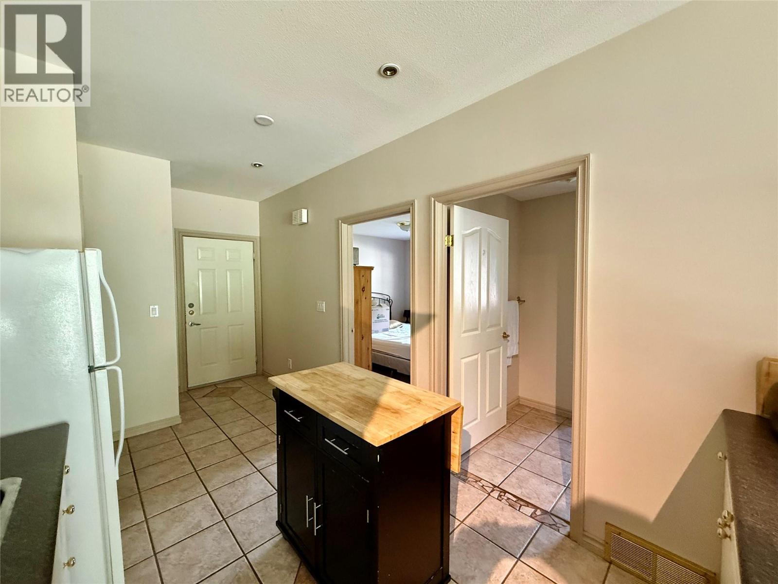 #1203 5201 Fairway Drive - 31