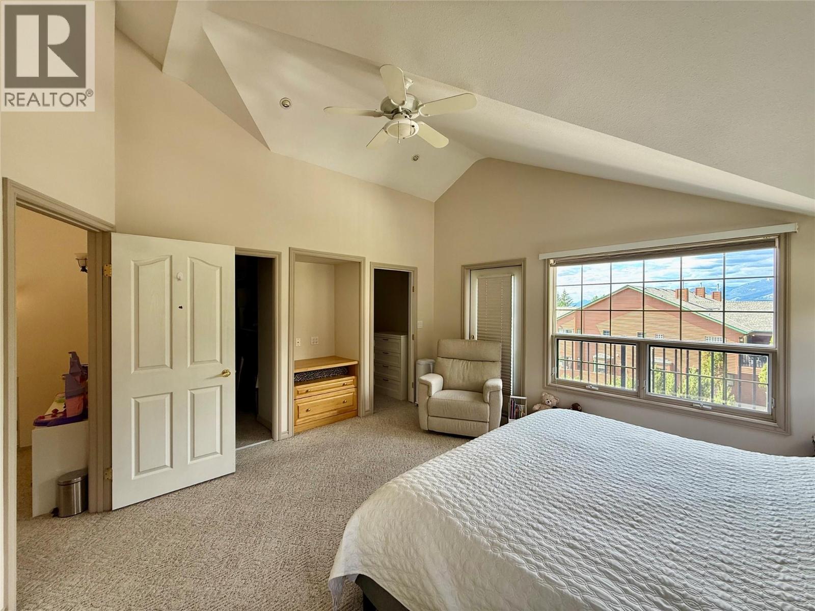 #1203 5201 Fairway Drive - 16