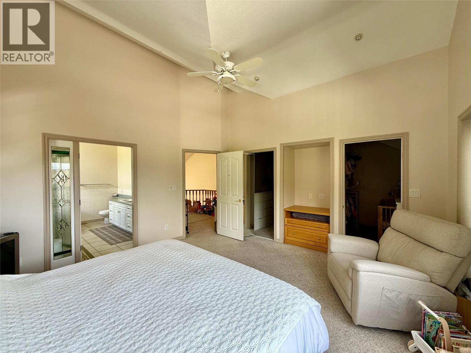 #1203 5201 Fairway Drive - 18