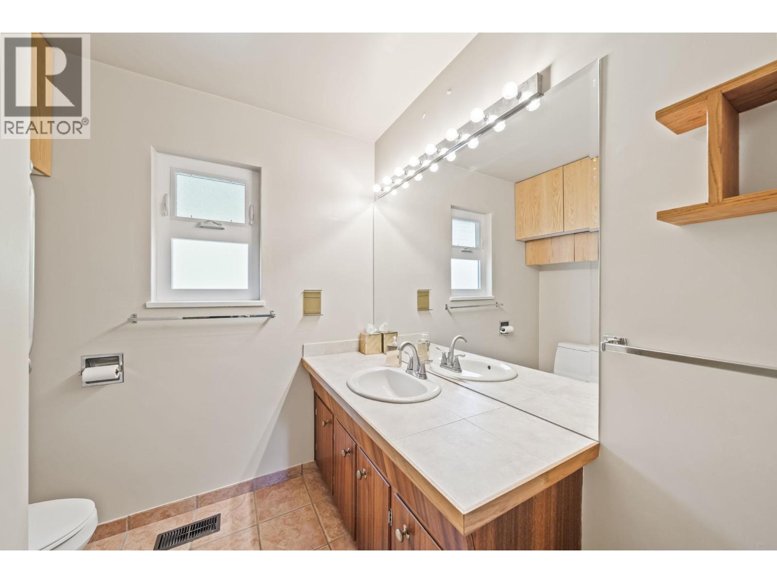 4938 58 Street, Delta